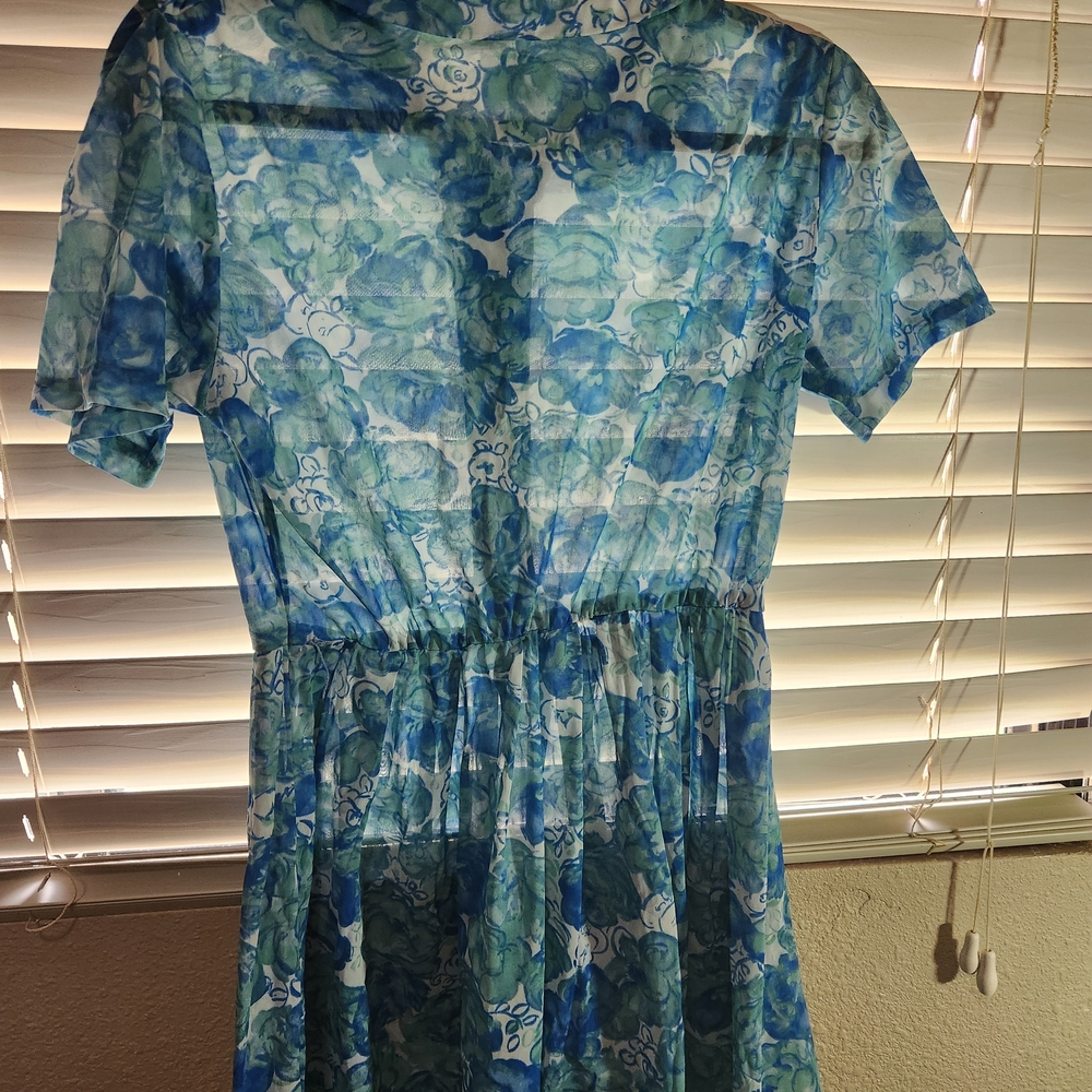 True Vintage Floral Blue Dress with Short Sleeves - Picture 5 of 5